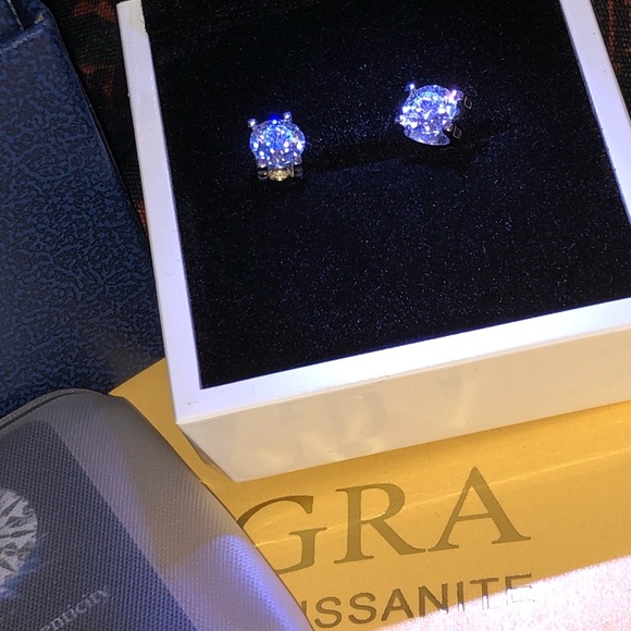 GRA CERTIFIED BRILLIANT CUT 2ct DIAMOND EARRINGS - Picture 4 of 11